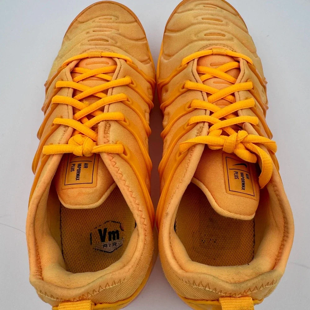 Nike Air VaporMax Plus Womens 7 University Gold Orange CW7011-800